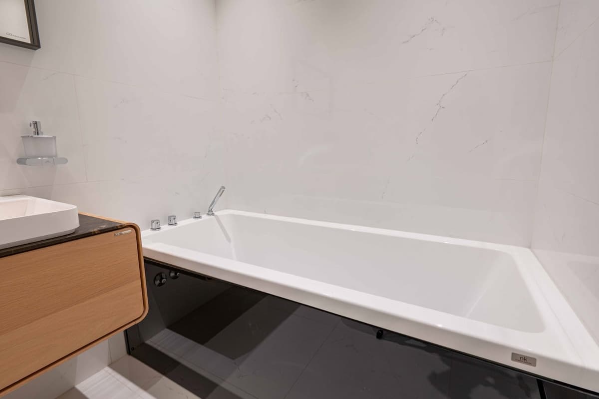 Дизайнерские апартаменты Royal Gardens 2bdr, Будва, Королевские сады — фото 13 из 19