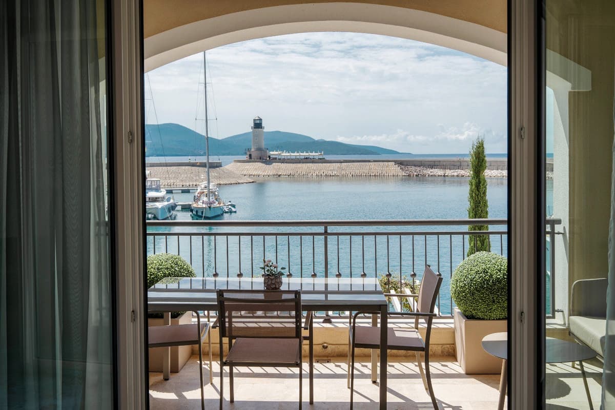 Waterfront Studio Daire, Tivat, Lustica Bay — 9 fotoğraftan 1.