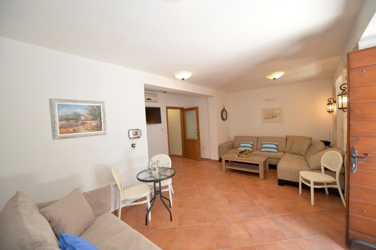 Tarihi taş villa Prcanj, Prcanj, Kotor — 21 fotoğraftan 6.