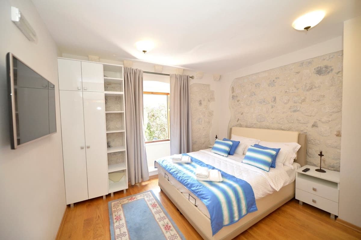 Tarihi taş villa Prcanj, Prcanj, Kotor — 21 fotoğraftan 7.