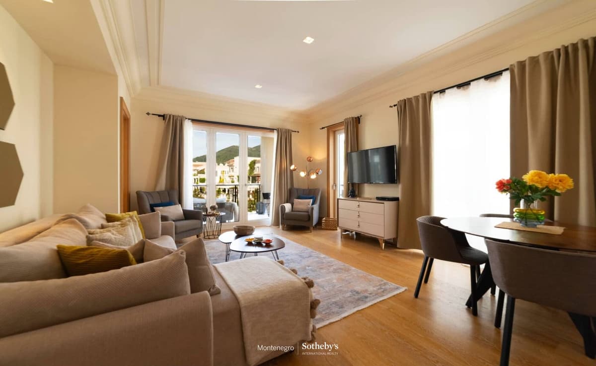 Ksenija binasında kiralık tek yatak odalı daire, Tivat, Porto Montenegro — 19 fotoğraftan 2.