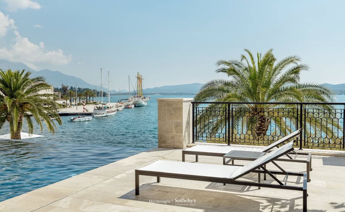 Ksenija binasında kiralık tek yatak odalı daire, Tivat, Porto Montenegro — 19 fotoğraftan 16.