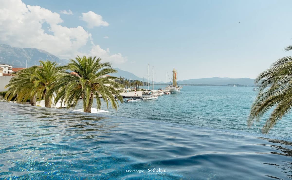 Ksenija binasında kiralık tek yatak odalı daire, Tivat, Porto Montenegro — 19 fotoğraftan 17.