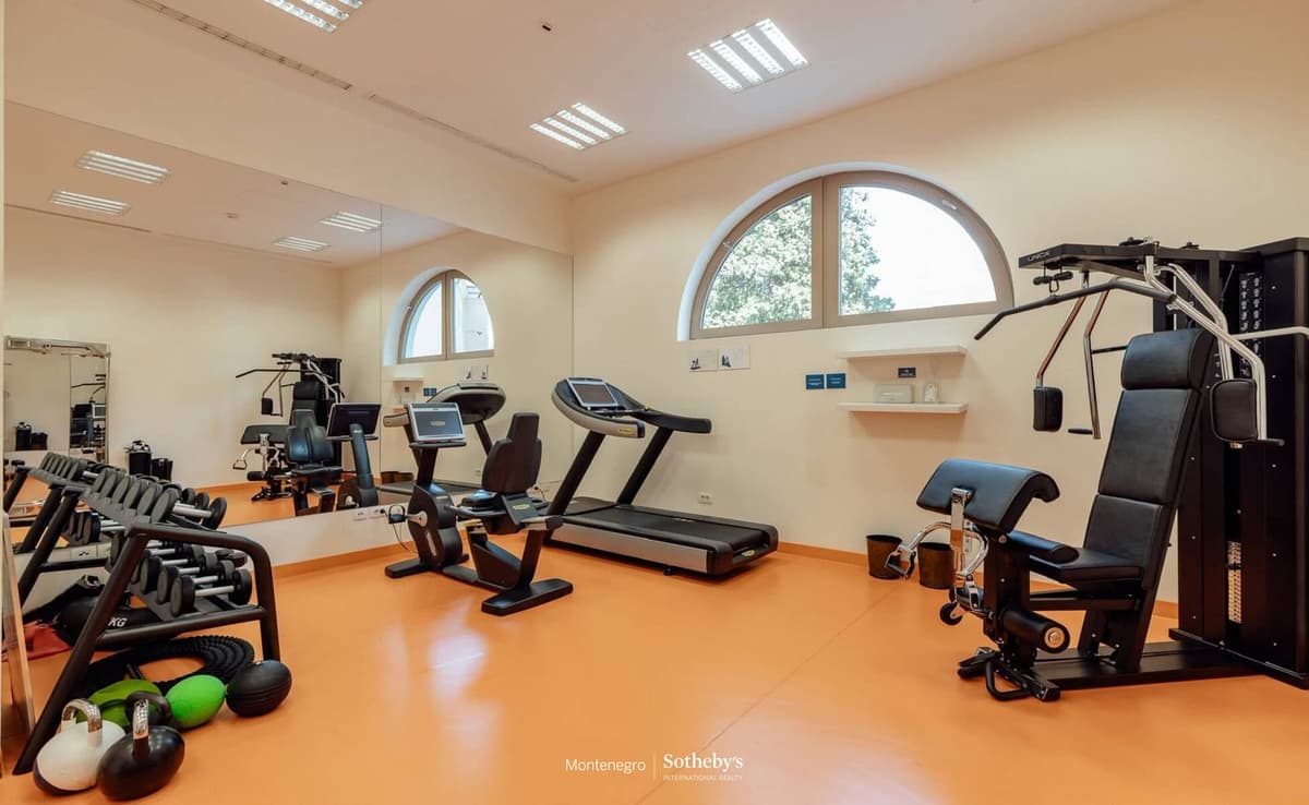 Ksenija binasında kiralık tek yatak odalı daire, Tivat, Porto Montenegro — 19 fotoğraftan 18.