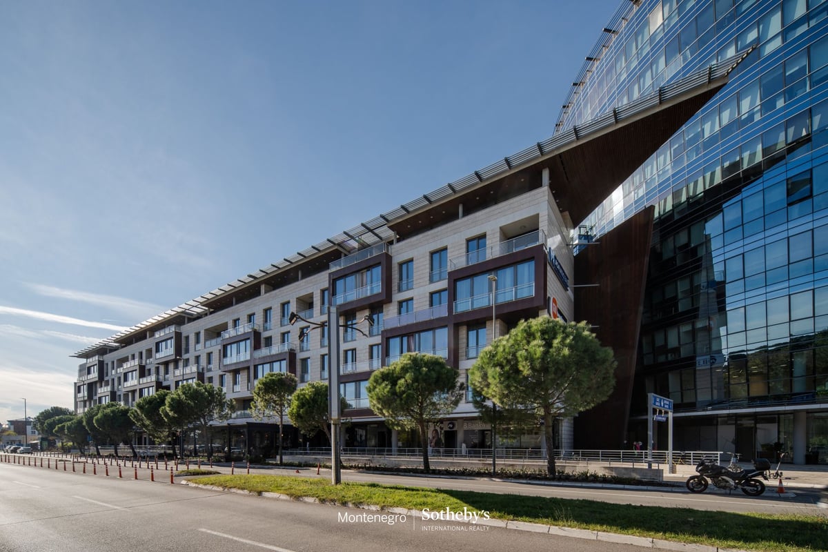 Capital Plaza Меблированная квартира с двумя спальнями в аренду, Подгорица, Столичная площадь