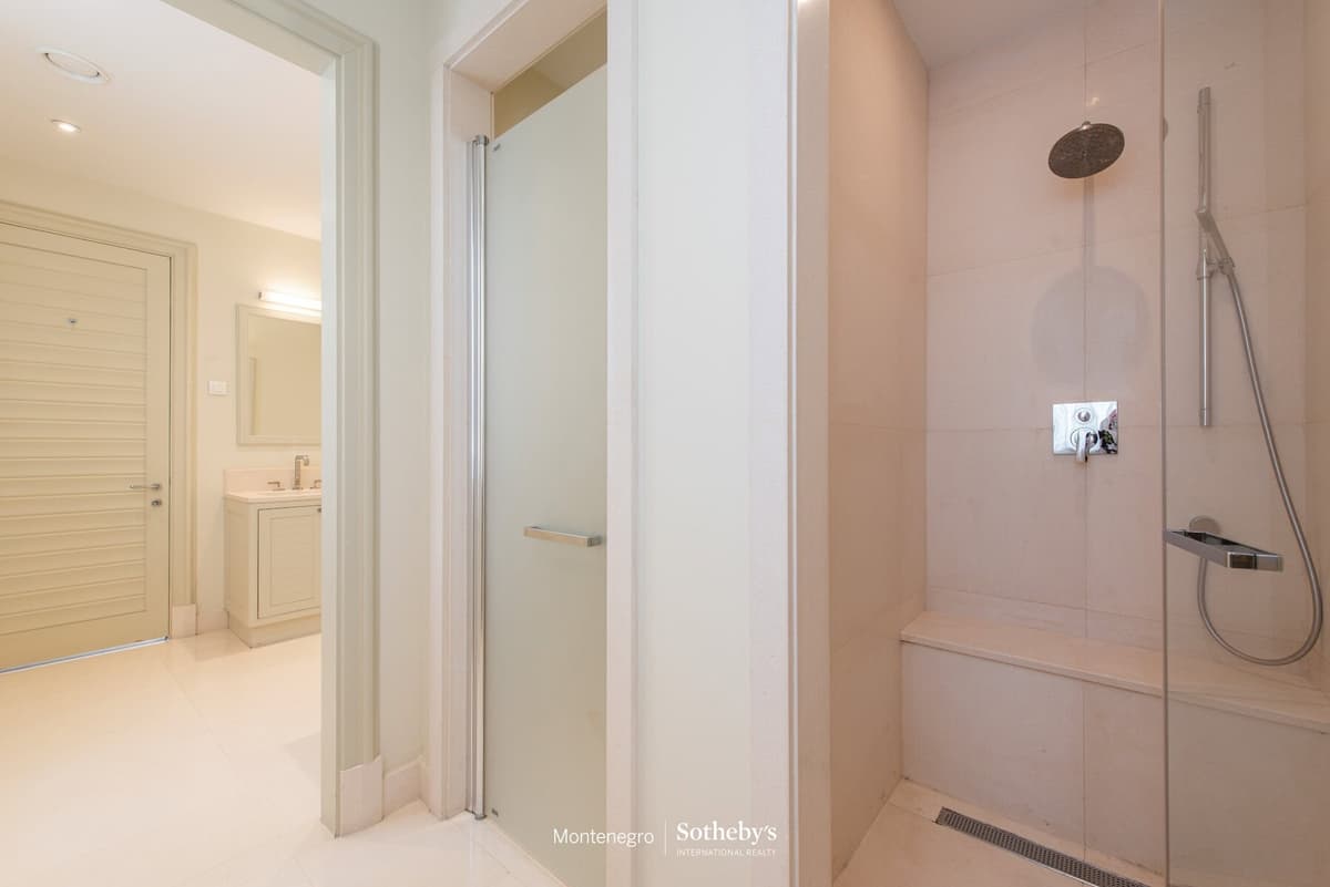Ozana Two-bedroom Apartment For Rent, Tivat, Porto Montenegro — photo 11 of 17