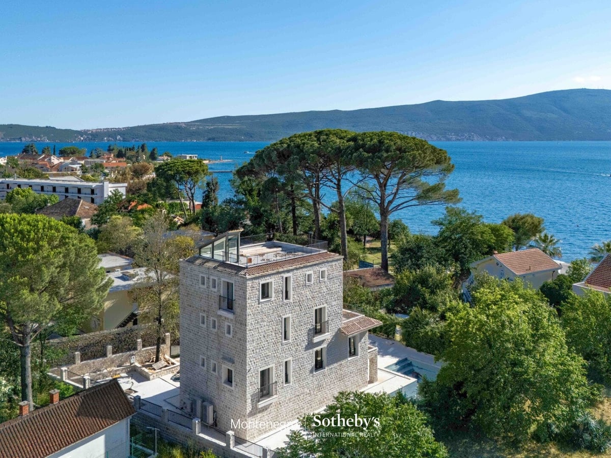 Каменная вилла во второй линии, Доня Ластва, Тиват, Donja Lastva, Tivat