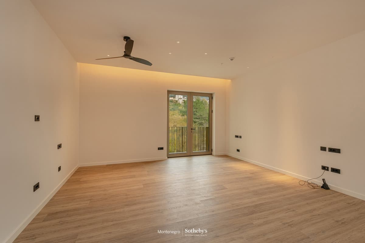 Sirocco Serviced Studio Apartment, Tivat, Porto Montenegro — photo 4 of 8