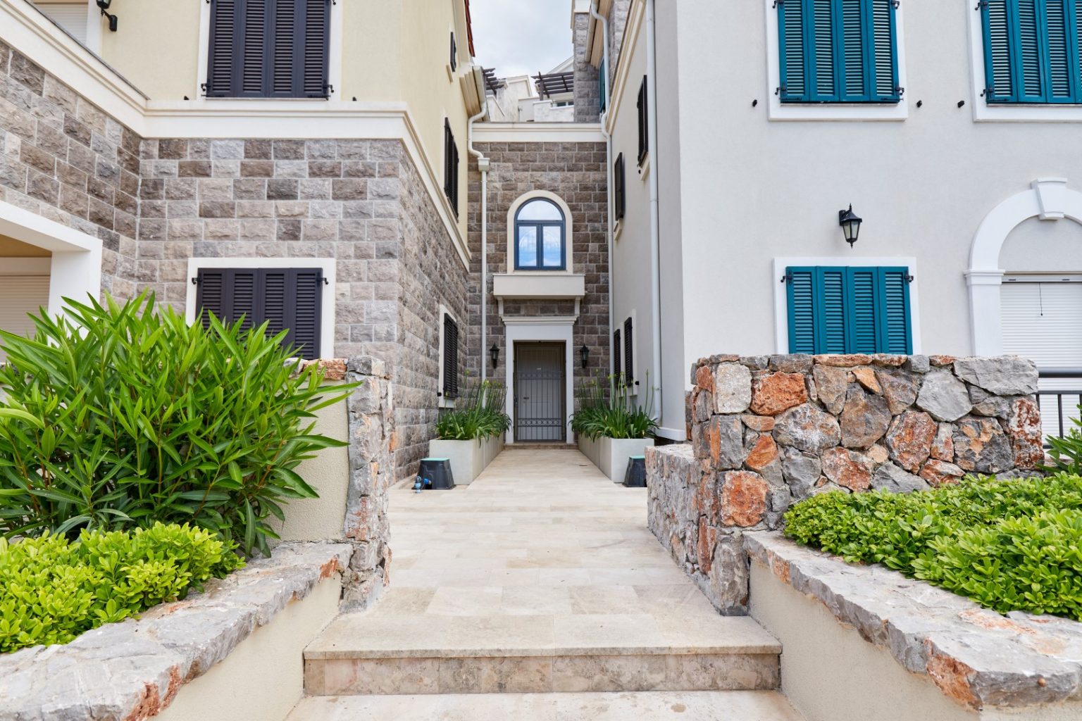 Lavanda Apartment, Lustica Bay