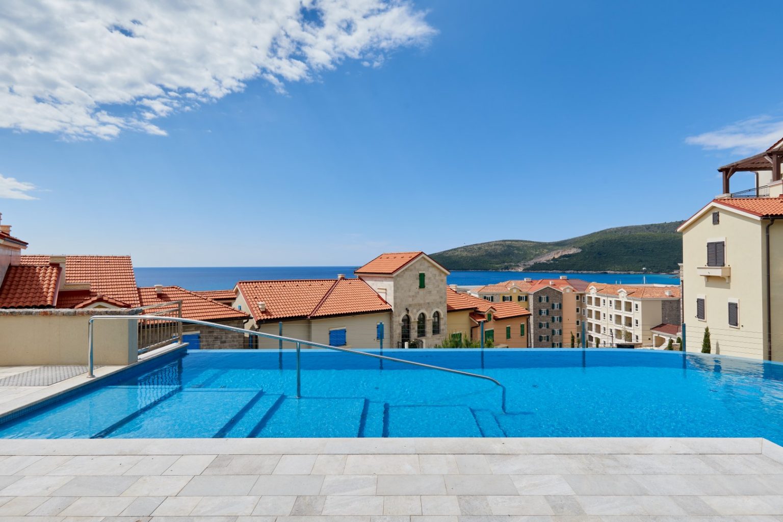 Lavanda Apartment, Lustica Bay