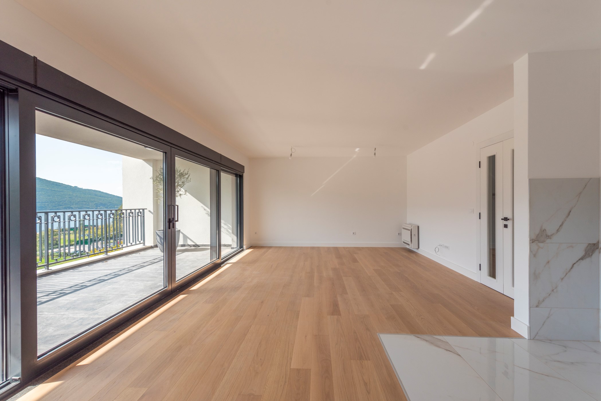 Mieszkanie 3 pokoi 91 m² Kumbor, Czarnogóra