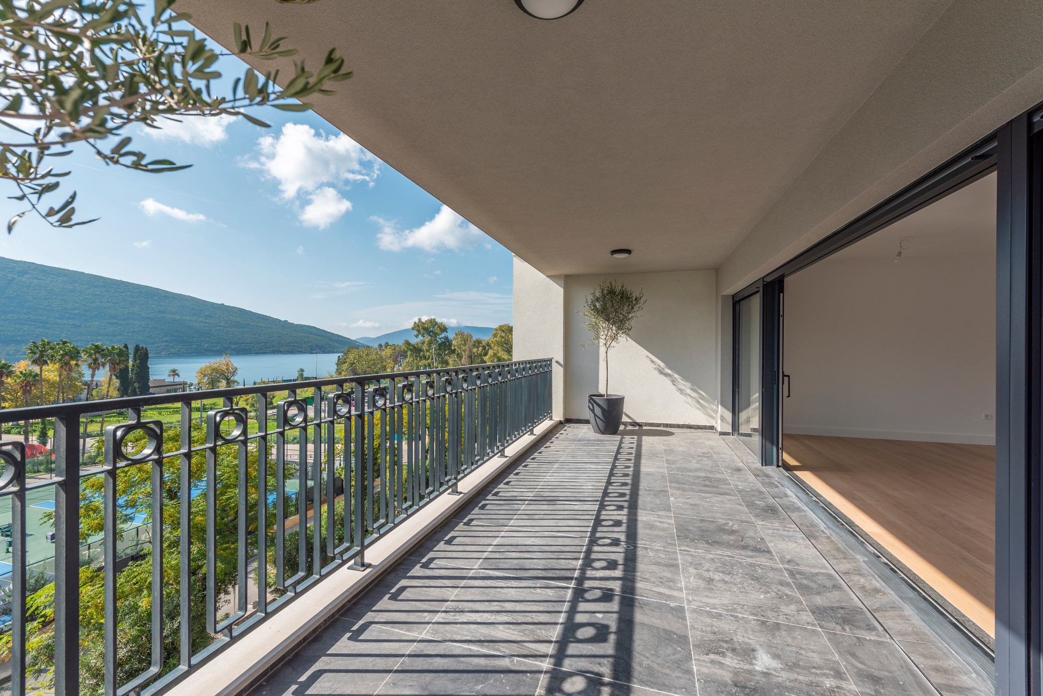 Mieszkanie 3 pokoi 91 m² Kumbor, Czarnogóra