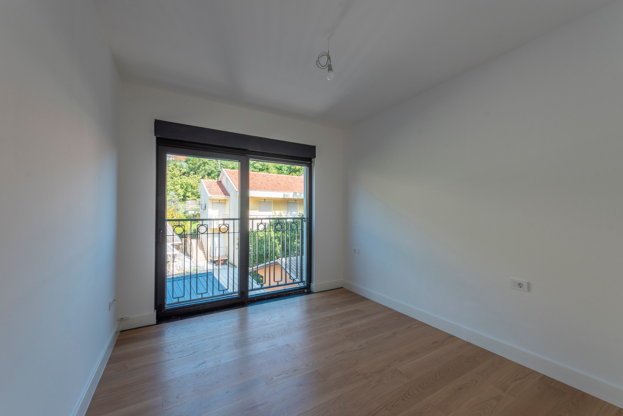 Mieszkanie 3 pokoi 91 m² Kumbor, Czarnogóra