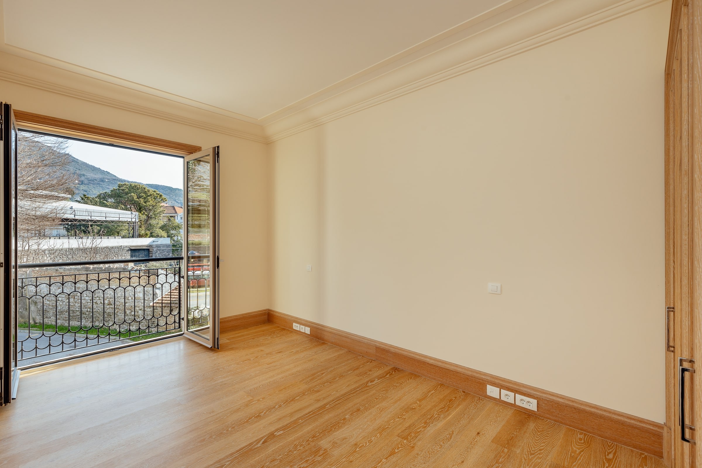 Mieszkanie 4 pokoi 107 m² Czarnogóra, Czarnogóra