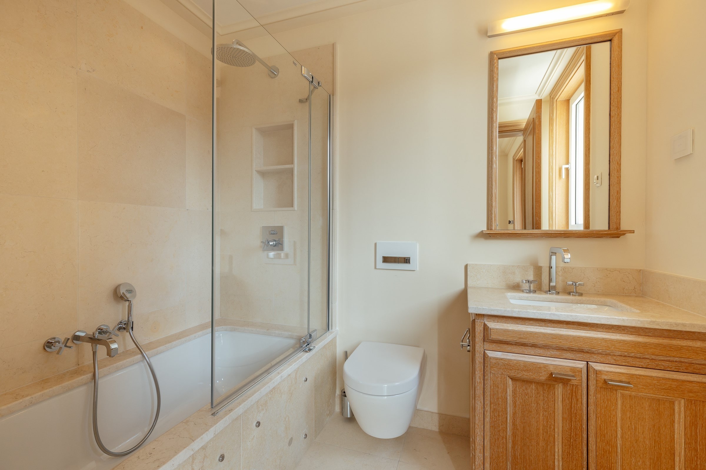 Mieszkanie 4 pokoi 107 m² Czarnogóra, Czarnogóra