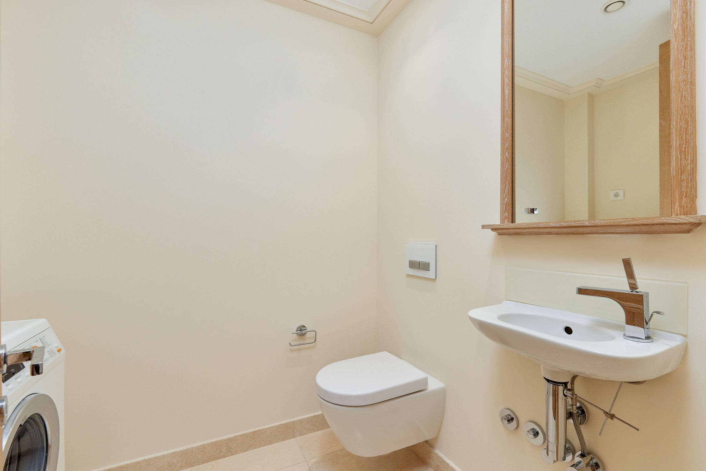 Mieszkanie 4 pokoi 123 m² Czarnogóra, Czarnogóra