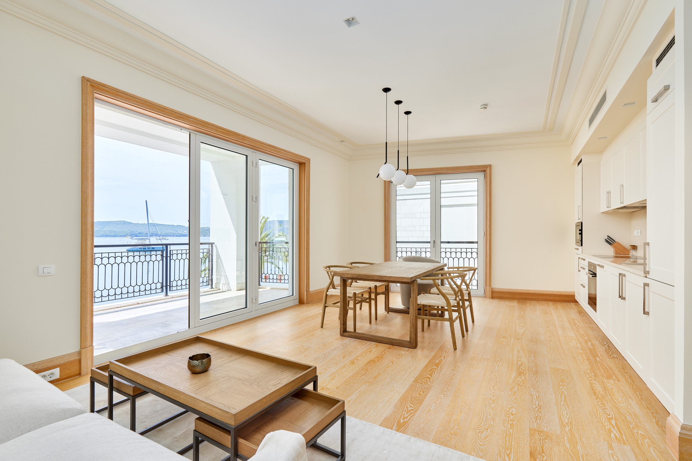 Mieszkanie 4 pokoi 123 m² Czarnogóra, Czarnogóra