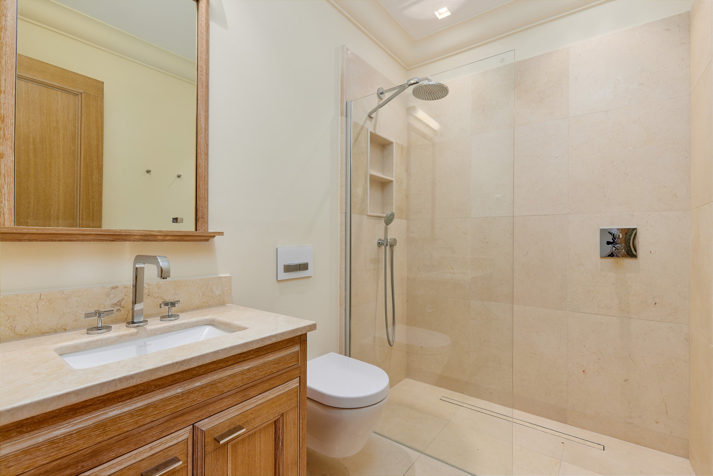 Mieszkanie 4 pokoi 123 m² Czarnogóra, Czarnogóra
