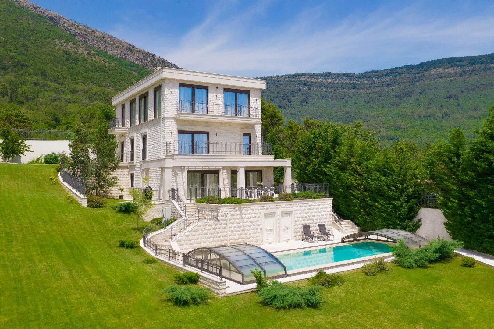 Villa Gradiosnica real estate Montenegro