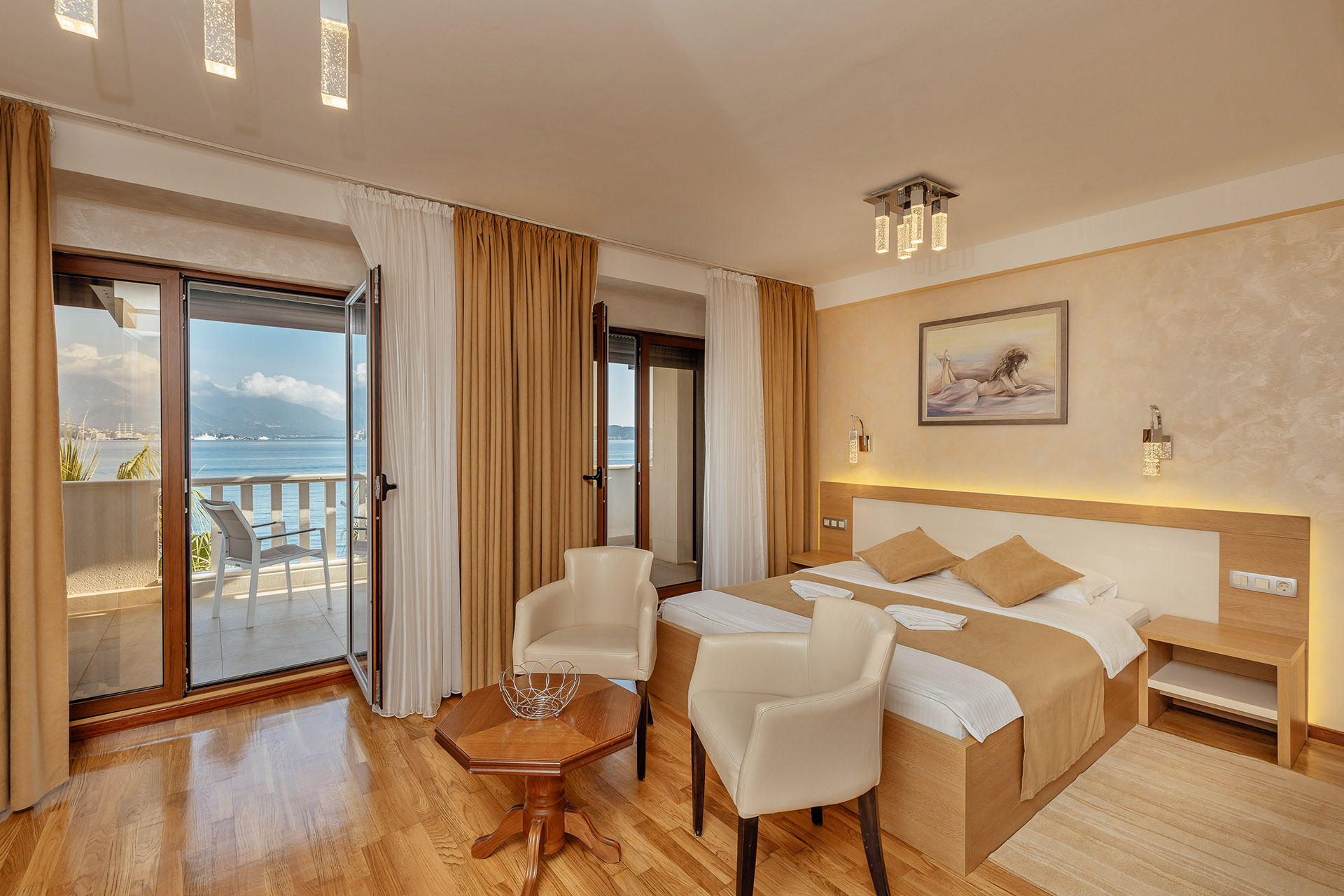 Hotel 784 m² en Bijela, Montenegro