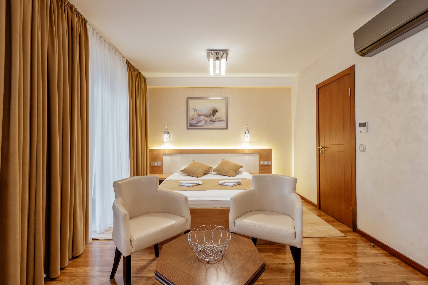 Hotel 784 m² en Bijela, Montenegro