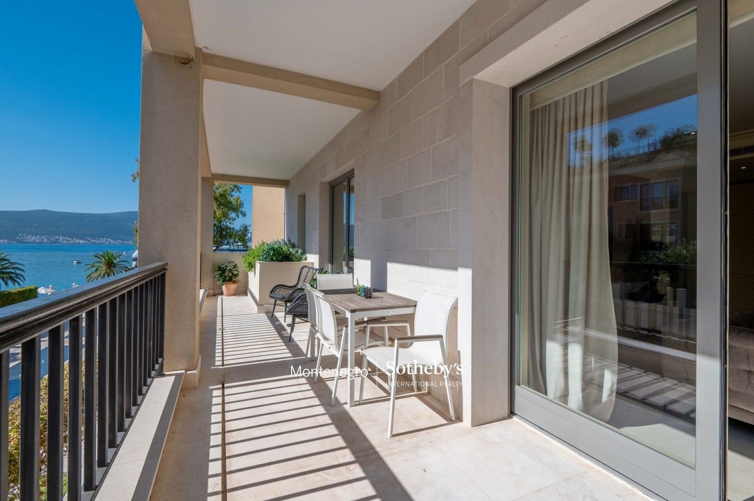 Teuta 2bdr Sea-View Apartment