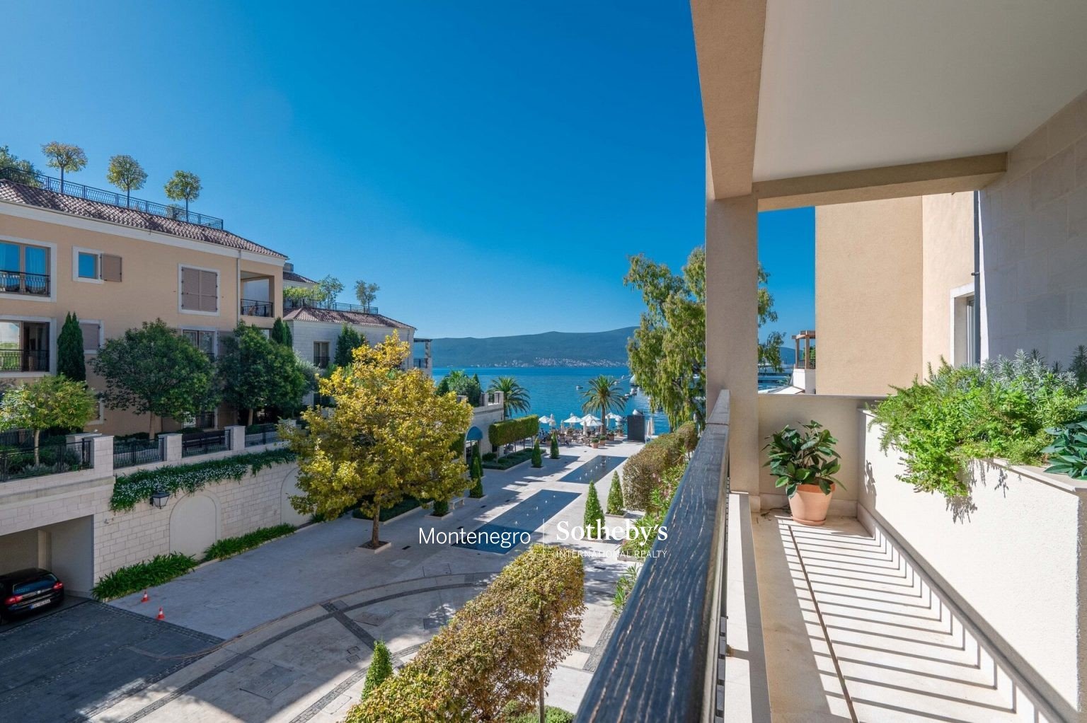 Teuta 2bdr Sea-View Apartment