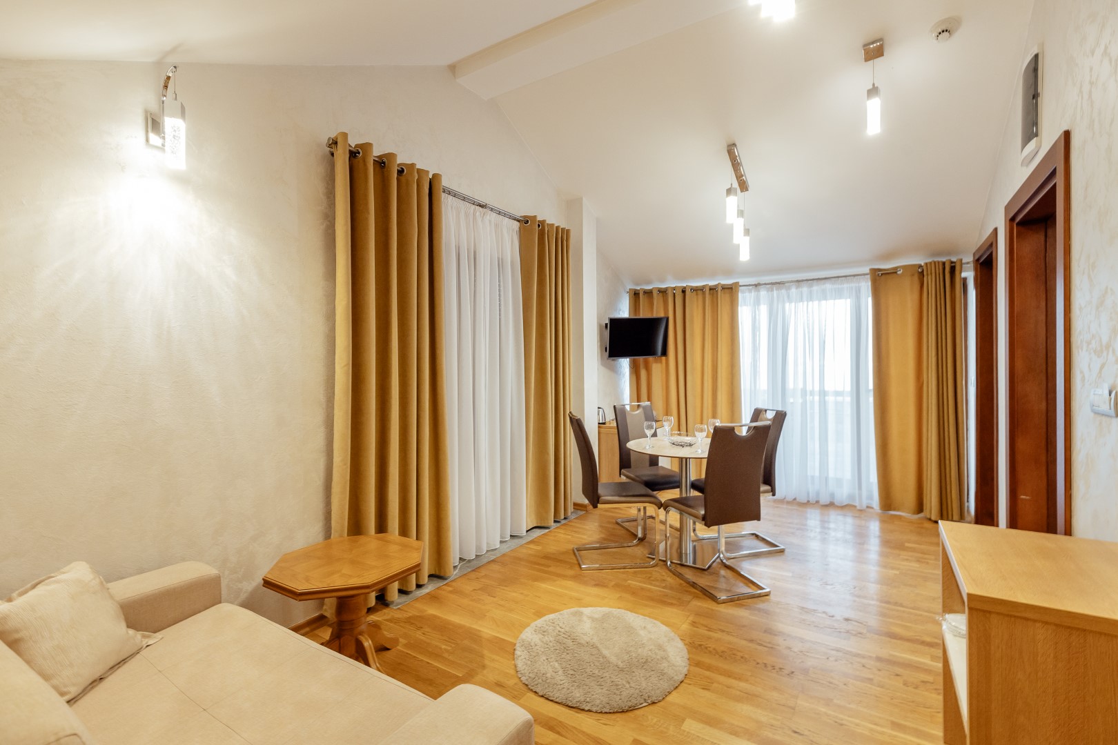 Hotel 784 m² en Bijela, Montenegro