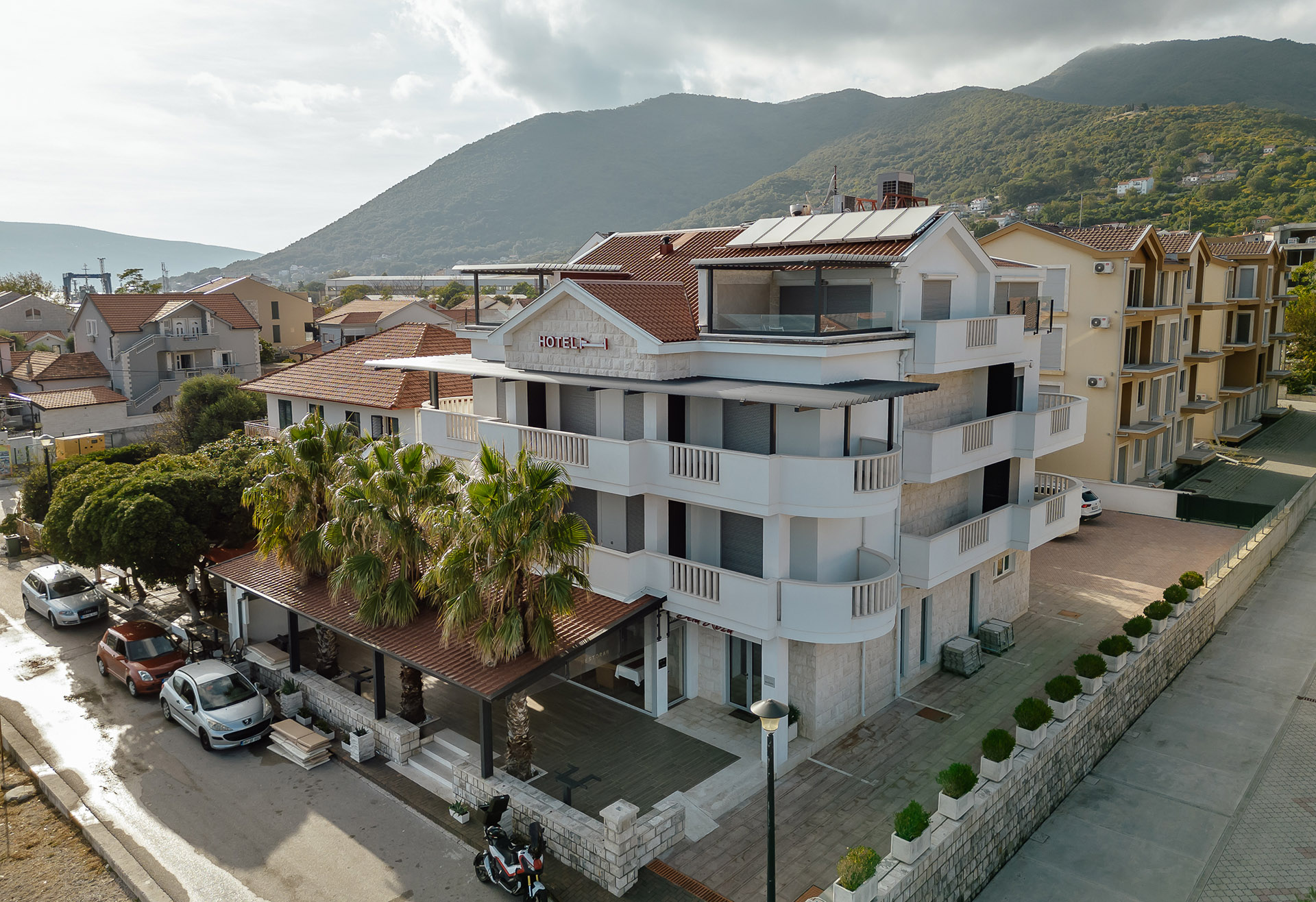 Hotel 784 m² en Bijela, Montenegro