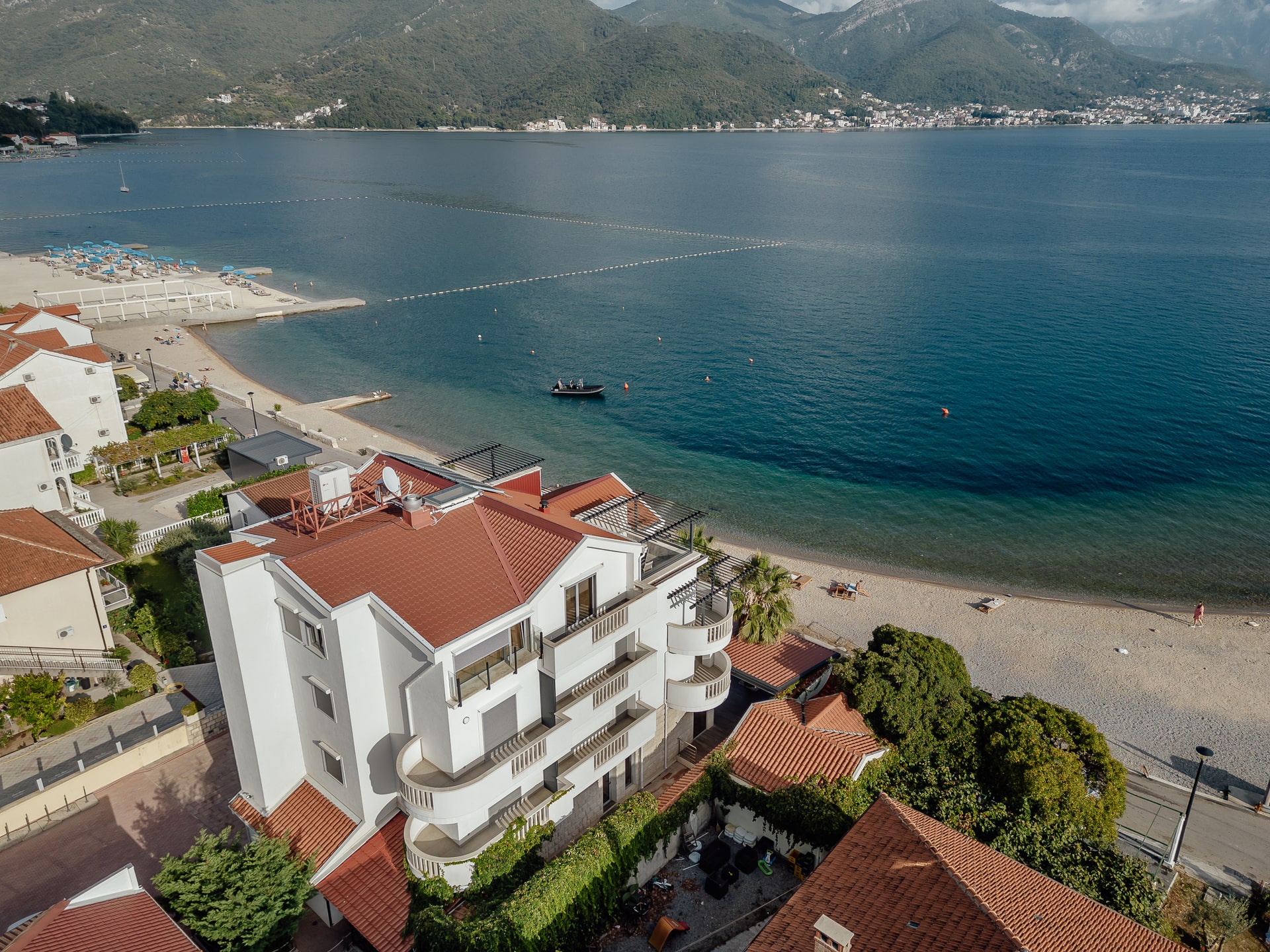 Hotel 784 m² en Bijela, Montenegro