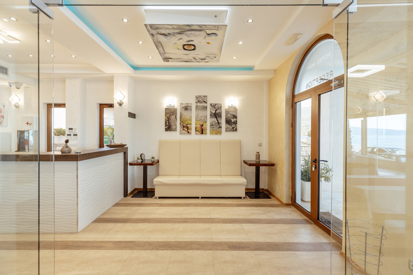 Hotel 784 m² en Bijela, Montenegro