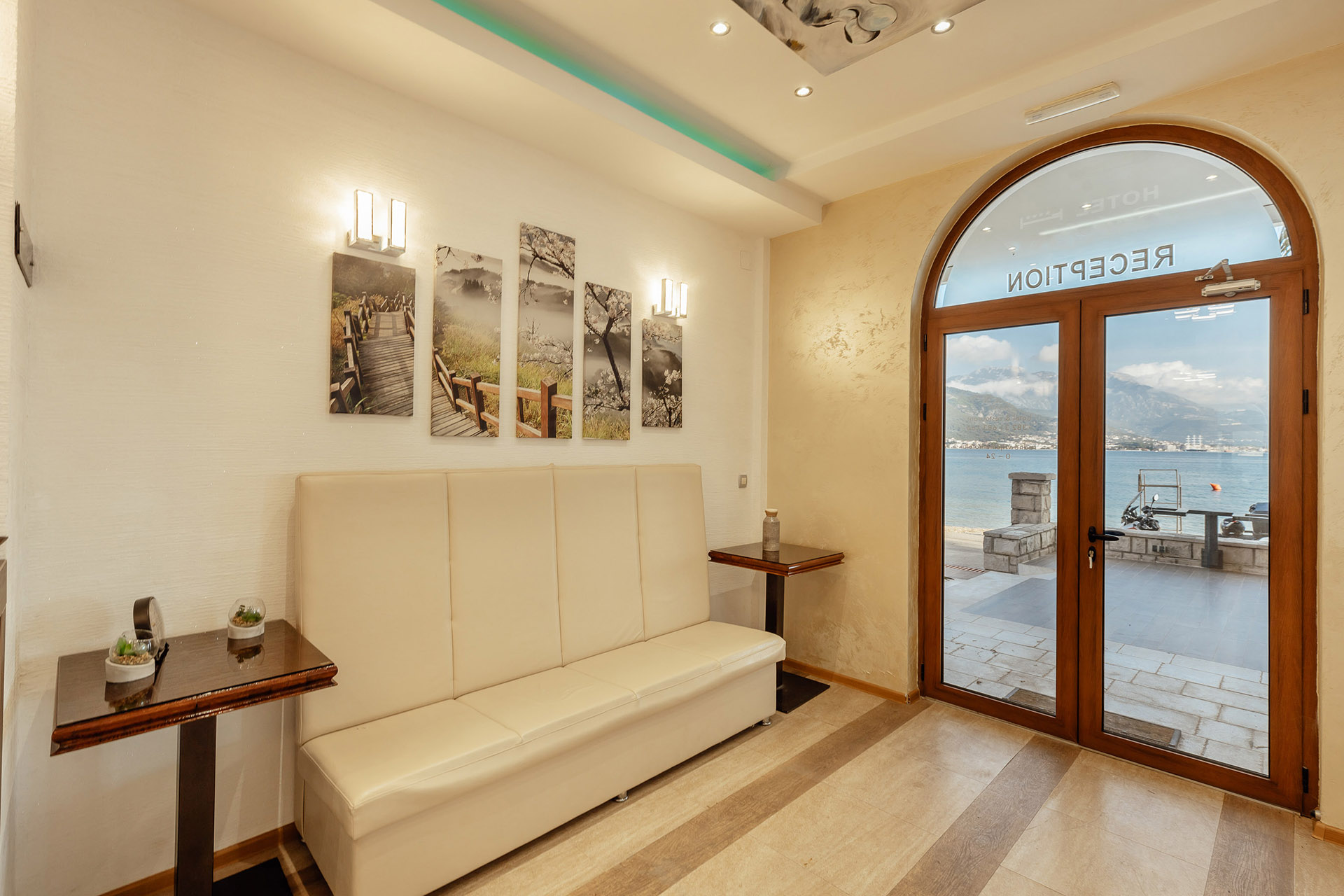 Hotel 784 m² en Bijela, Montenegro