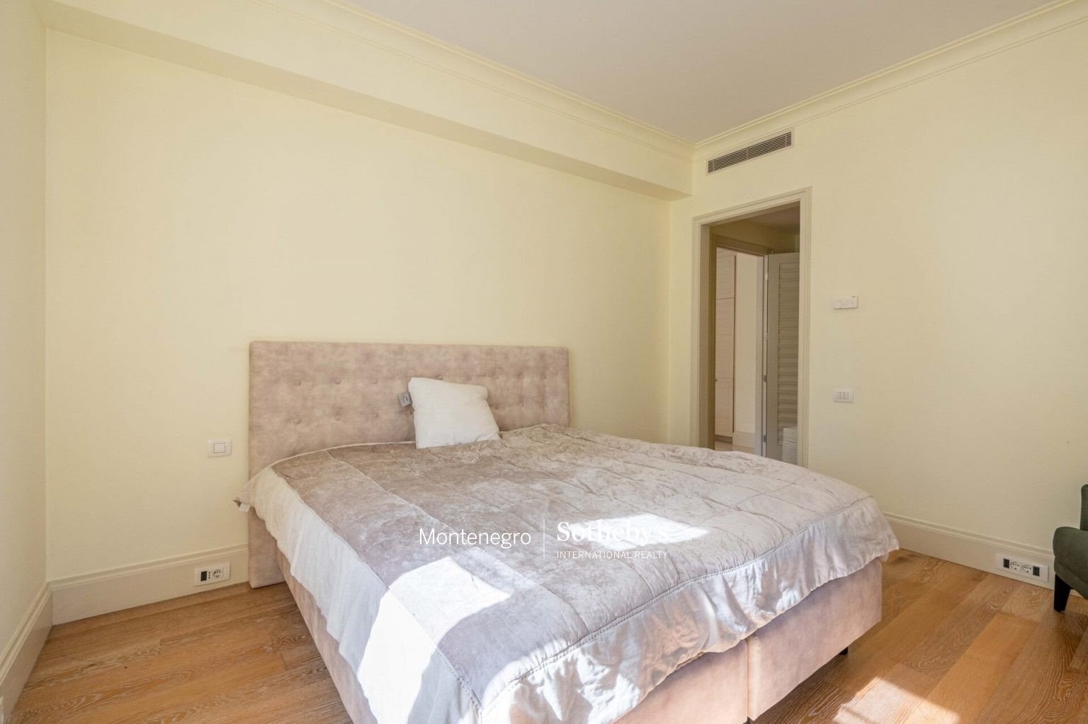 Teuta 2bdr Sea-View Apartment