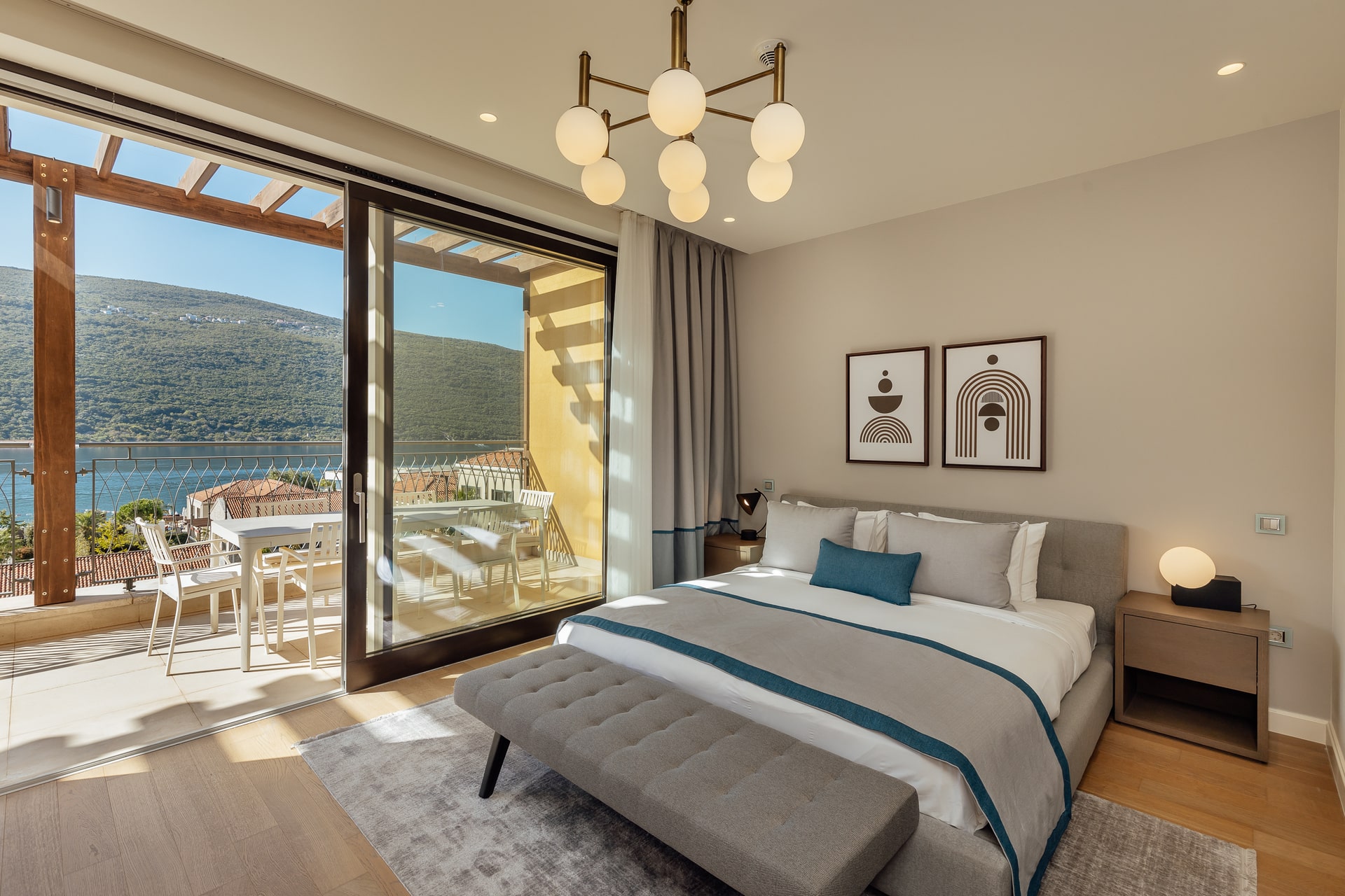 Mieszkanie 4 pokoi 290 m² Kumbor, Czarnogóra
