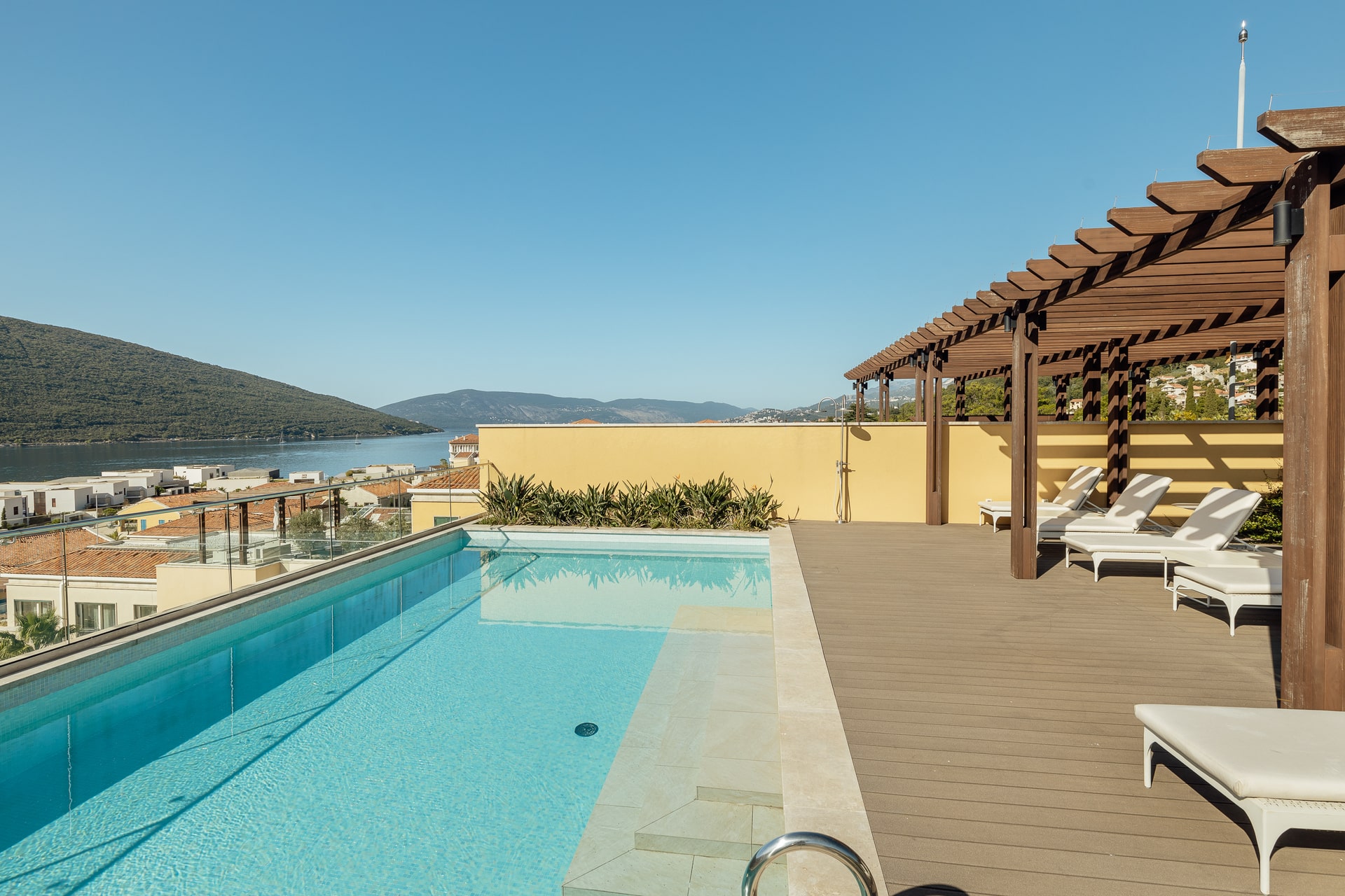 Mieszkanie 4 pokoi 290 m² Kumbor, Czarnogóra
