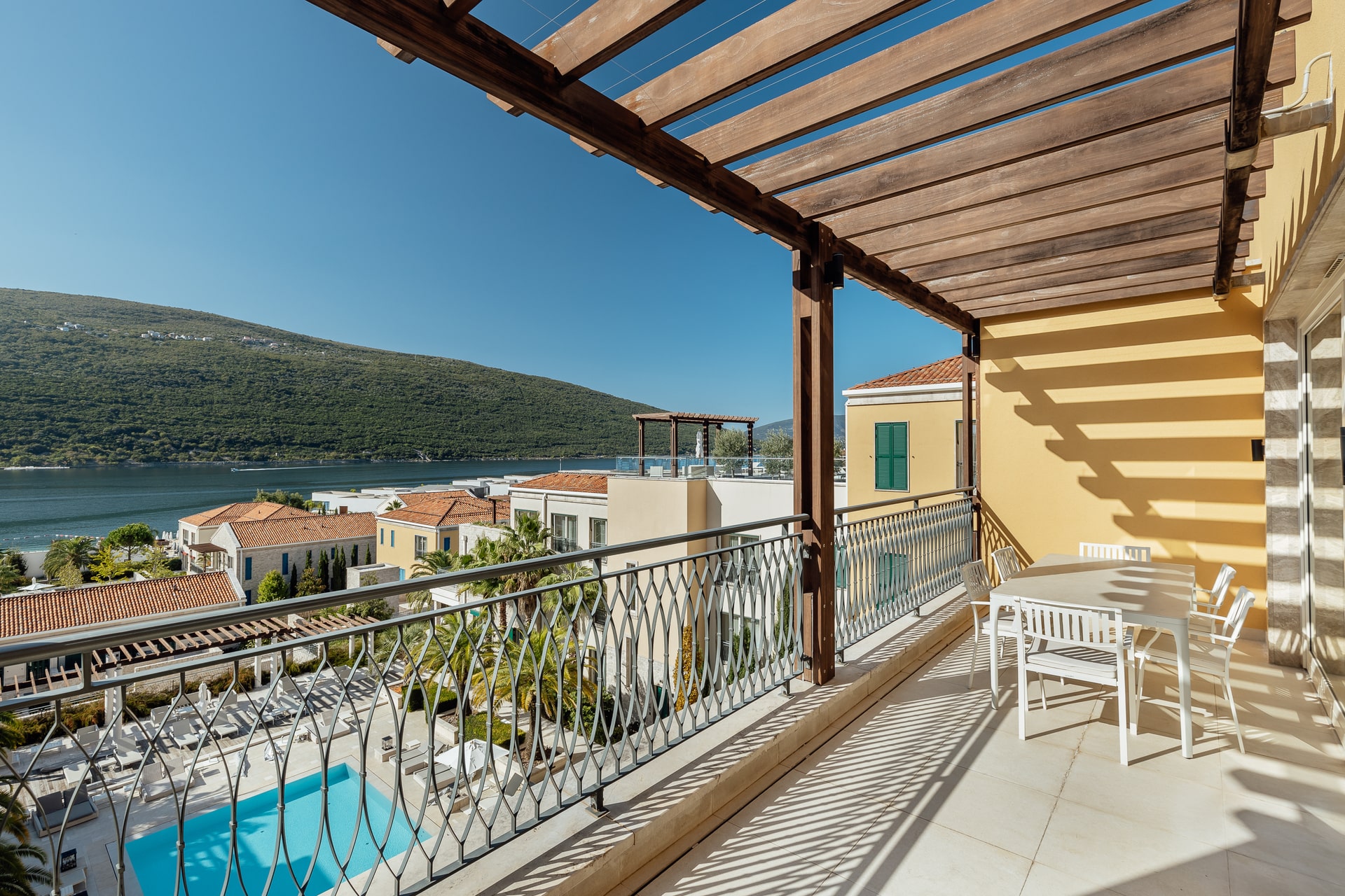 Mieszkanie 4 pokoi 290 m² Kumbor, Czarnogóra