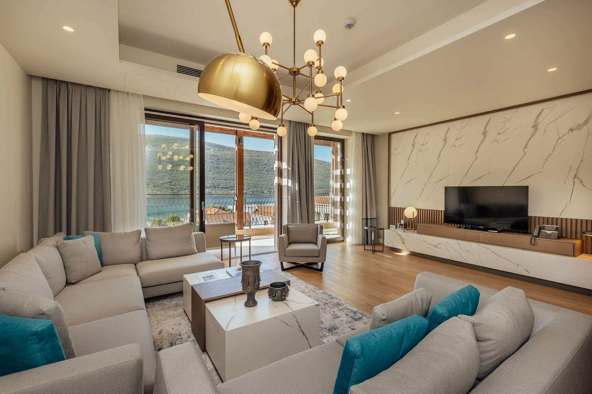 Mieszkanie 4 pokoi 290 m² Kumbor, Czarnogóra