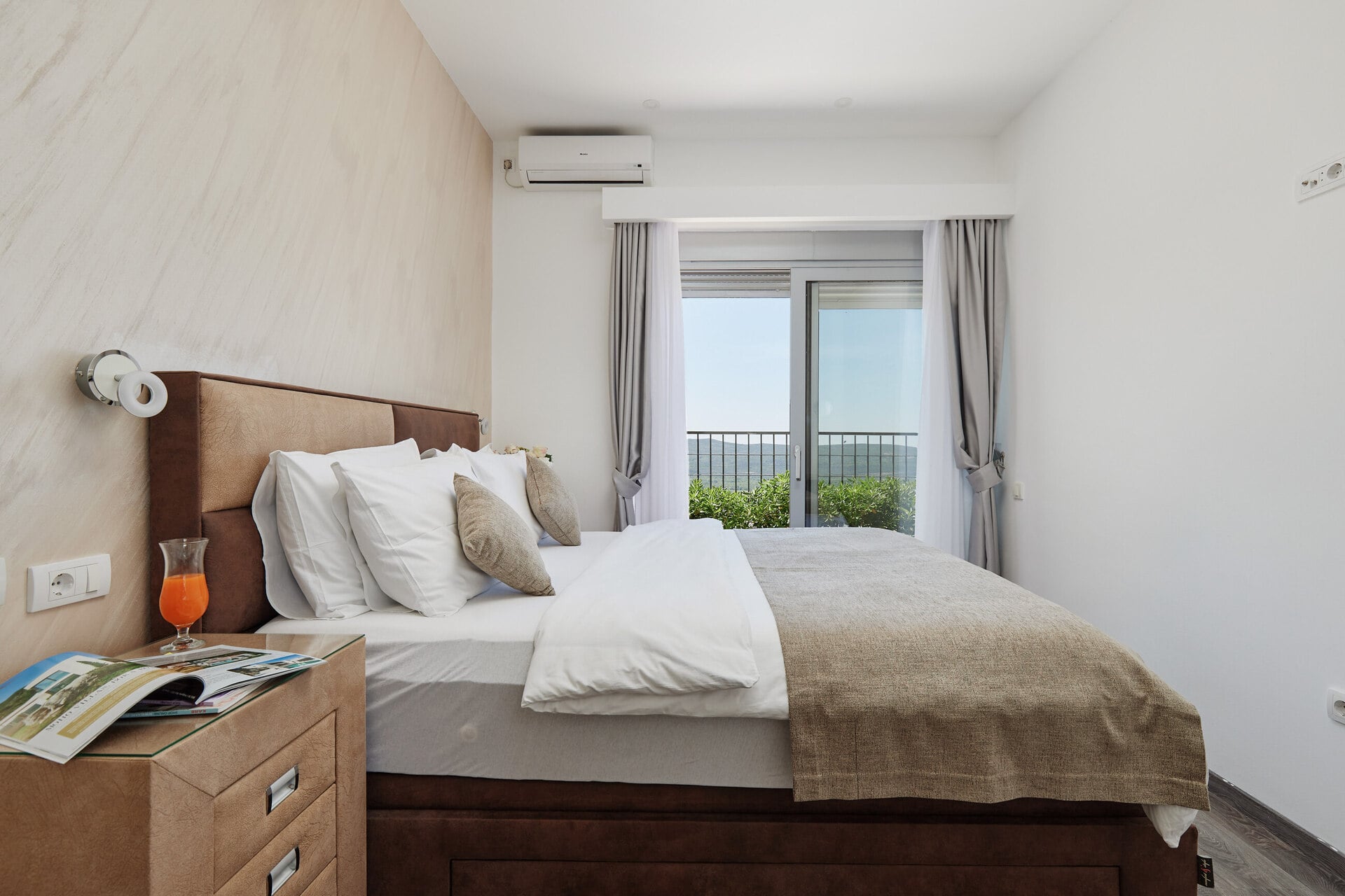 3 bedroom villa 233 m² Kavac, Montenegro