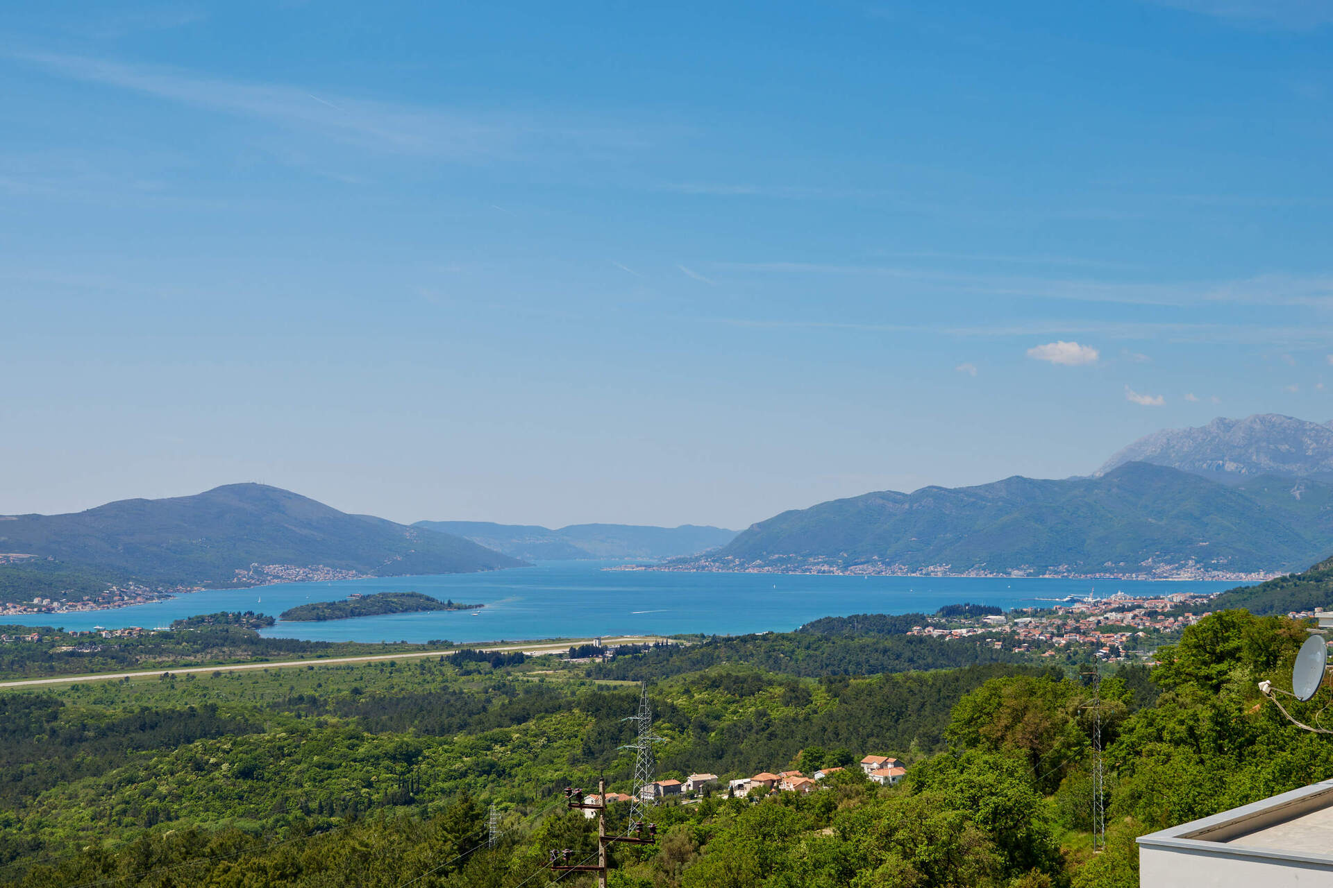 3 bedroom villa 233 m² Kavac, Montenegro