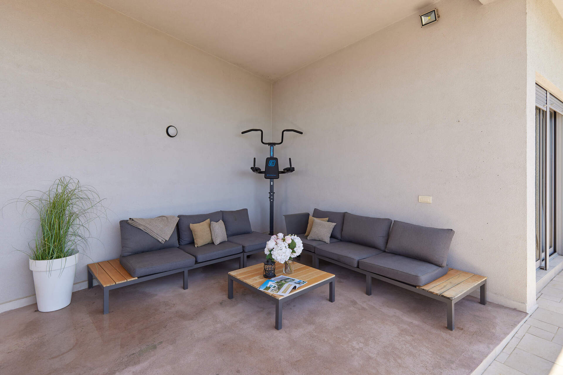 3 bedroom villa 233 m² Kavac, Montenegro