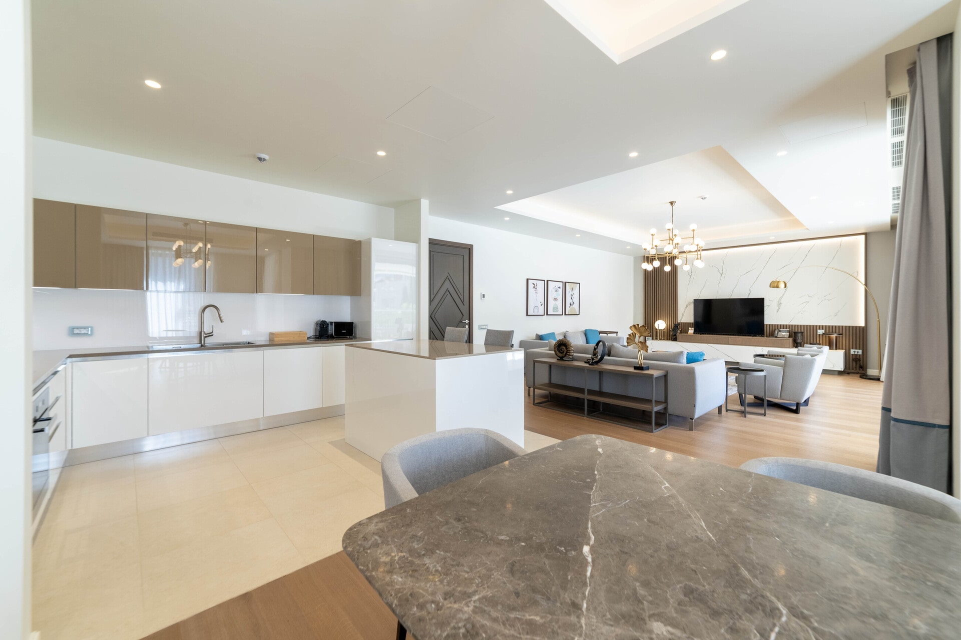 Квартира 4 комнаты 171 м² Кумбор, Черногория