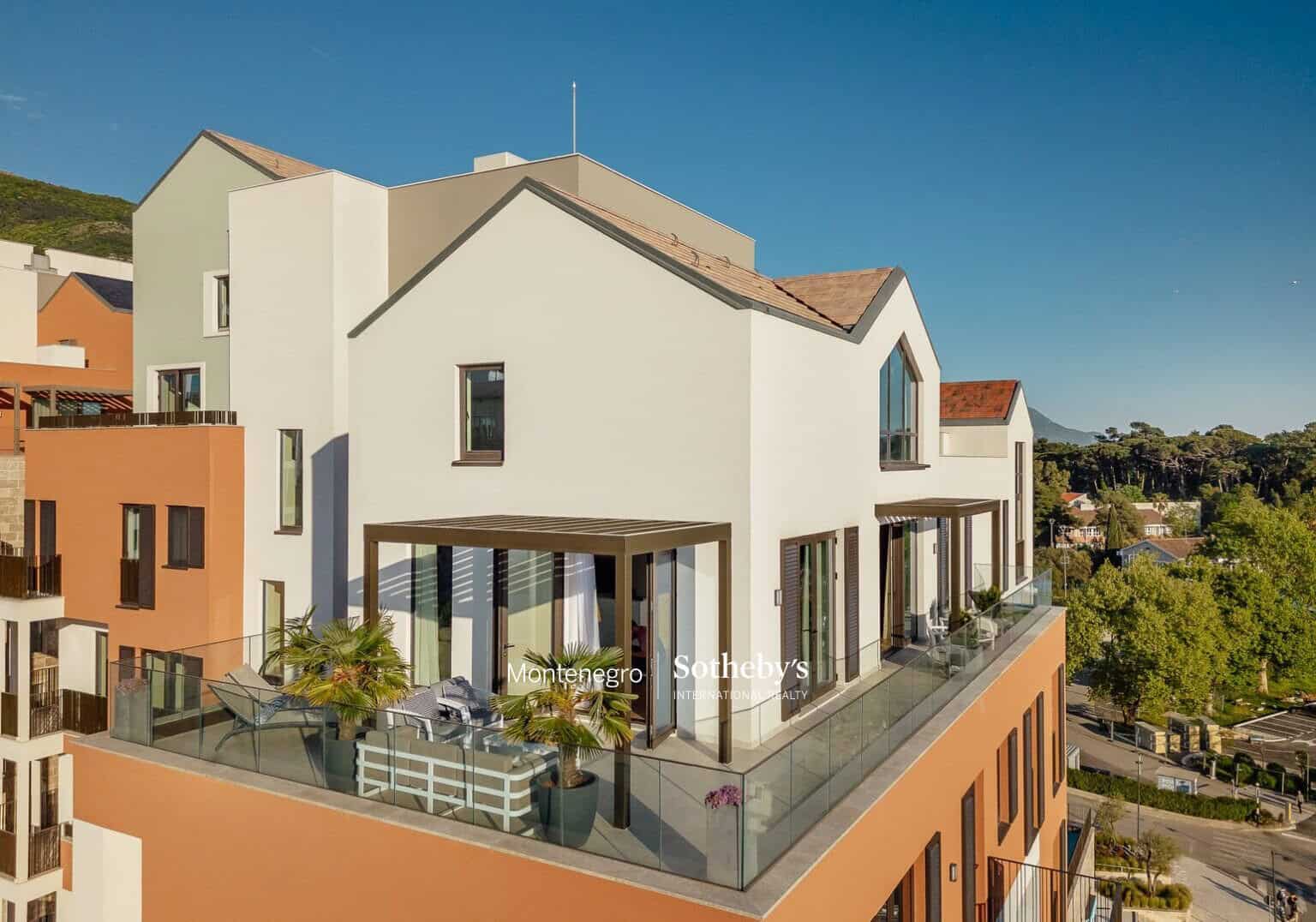 Thea Duplex Penthouse, Boka Place