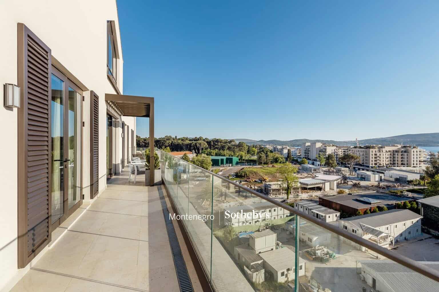 Thea Duplex Penthouse, Boka Place