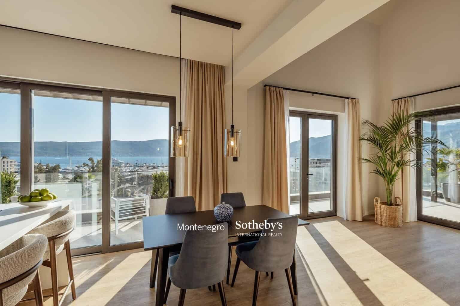 Thea Duplex Penthouse, Boka Place