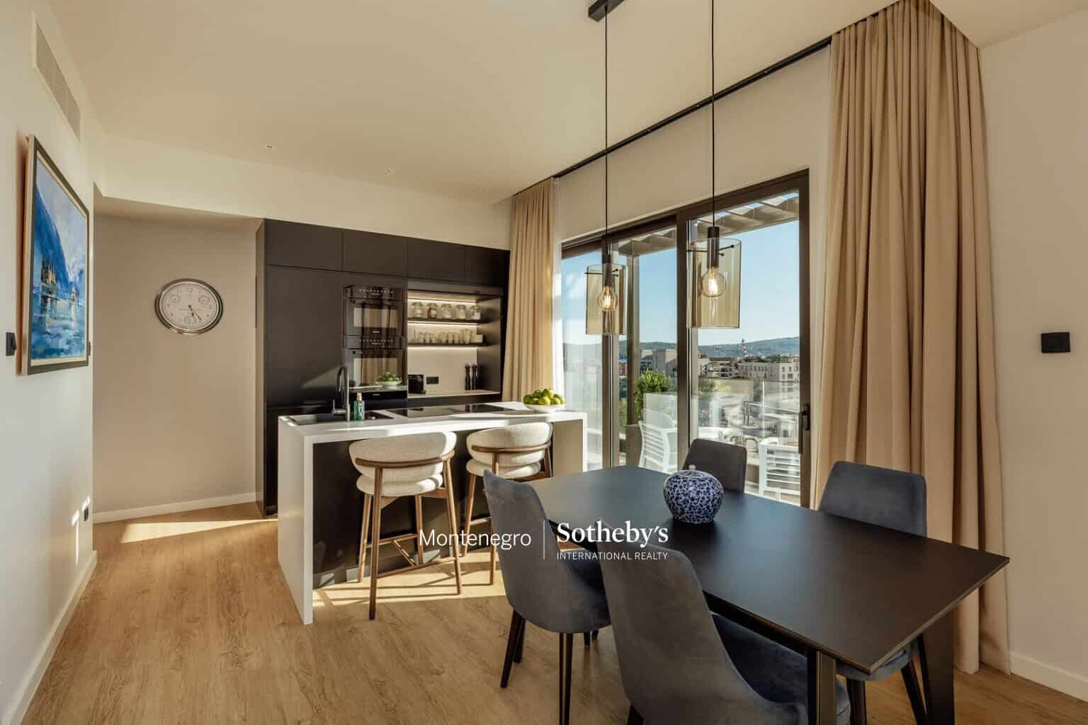 Thea Duplex Penthouse, Boka Place