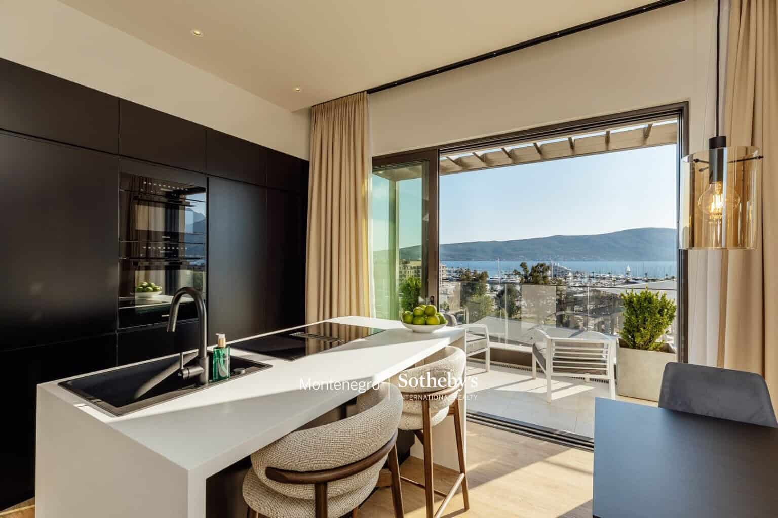 Thea Duplex Penthouse, Boka Place