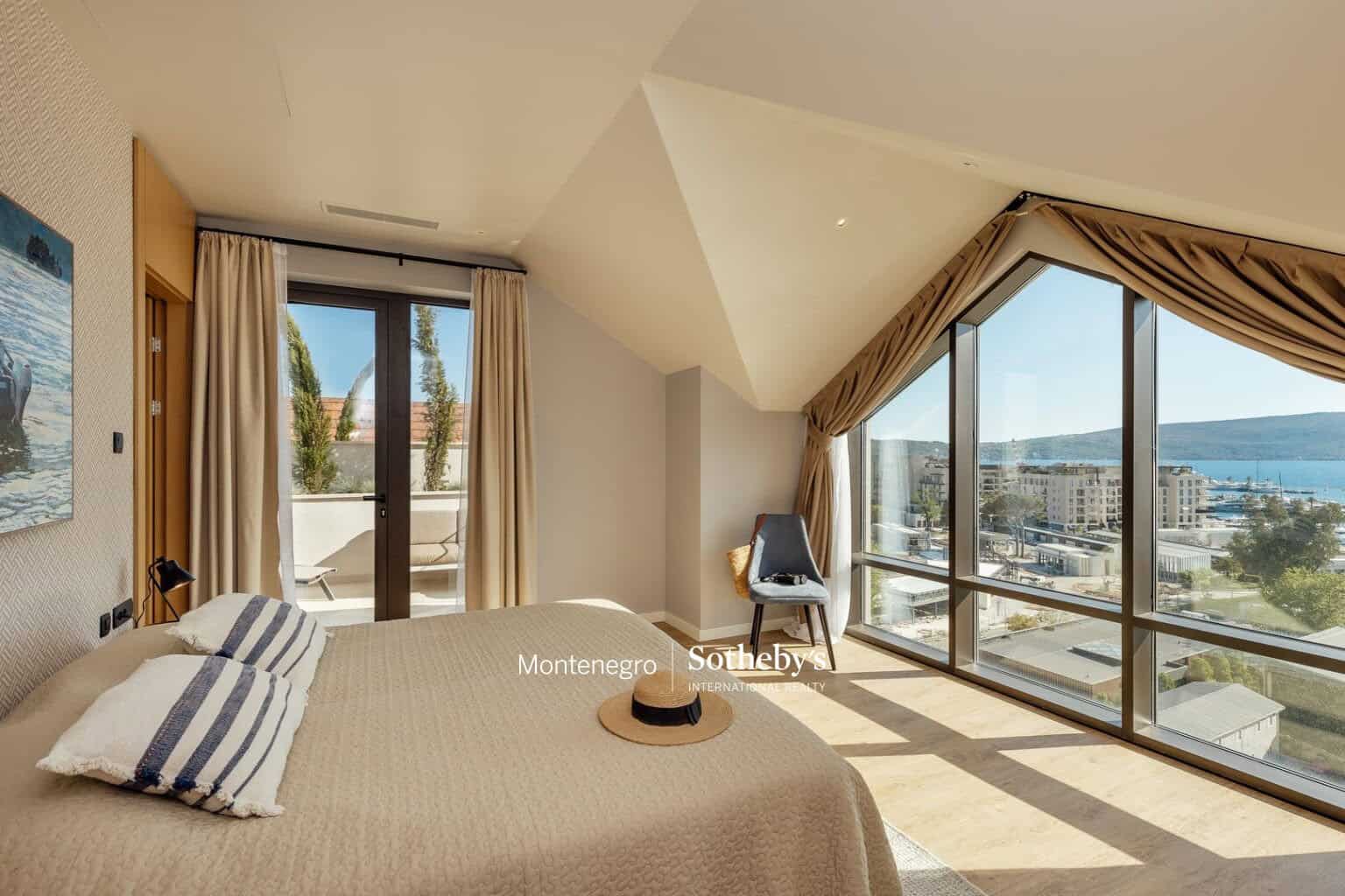 Thea Duplex Penthouse, Boka Place
