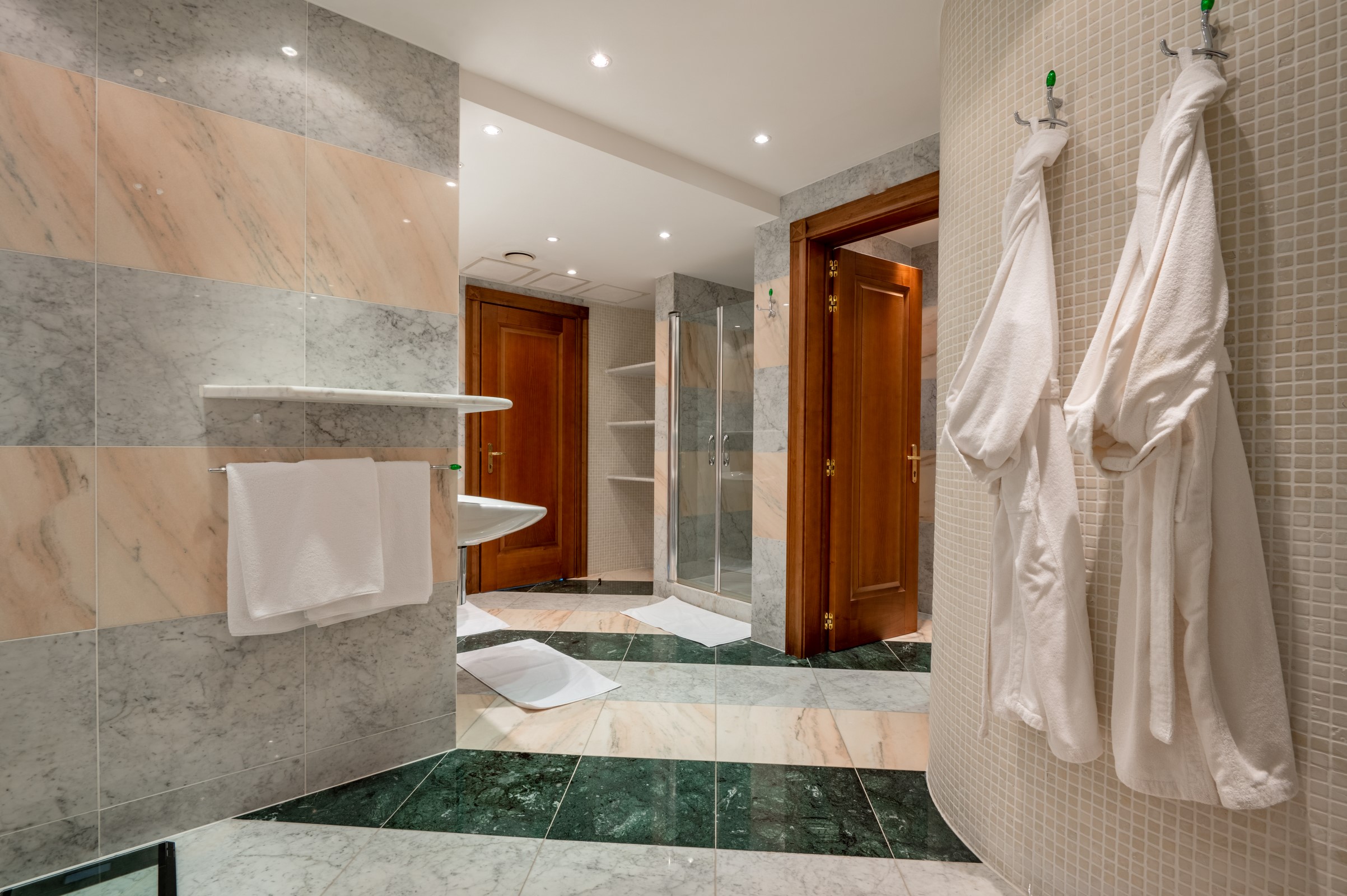 Villa 15 bedrooms 959 m² Sveti Stefan, Montenegro