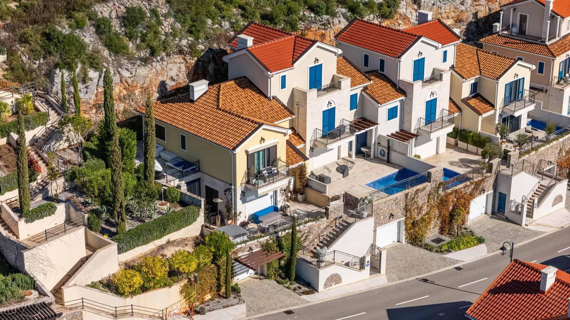 Two-bedroom Townhouse Lustica Bay
