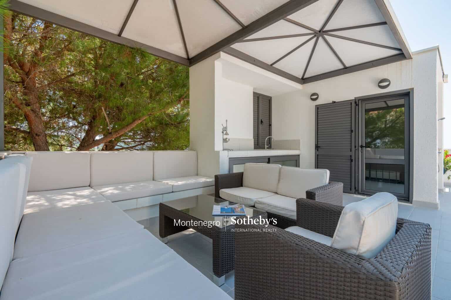 Utjeha 3bdr Sea View House